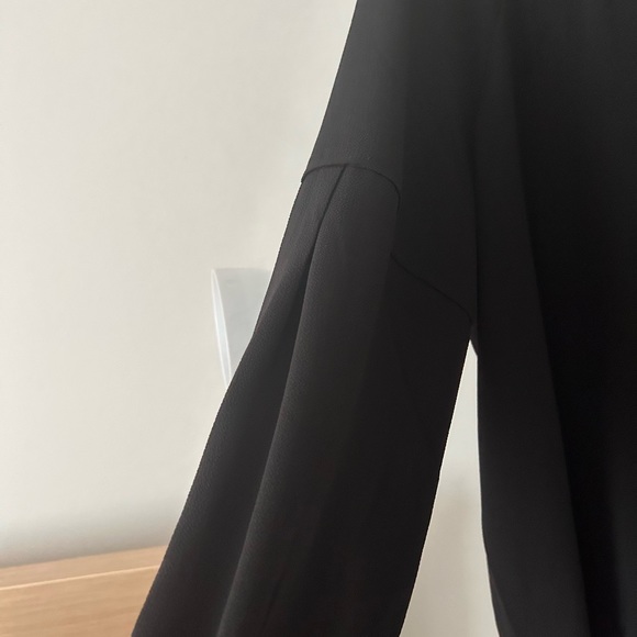 Brand new chiffon Vince Camino Black Blouse (M) - Picture 4 of 5